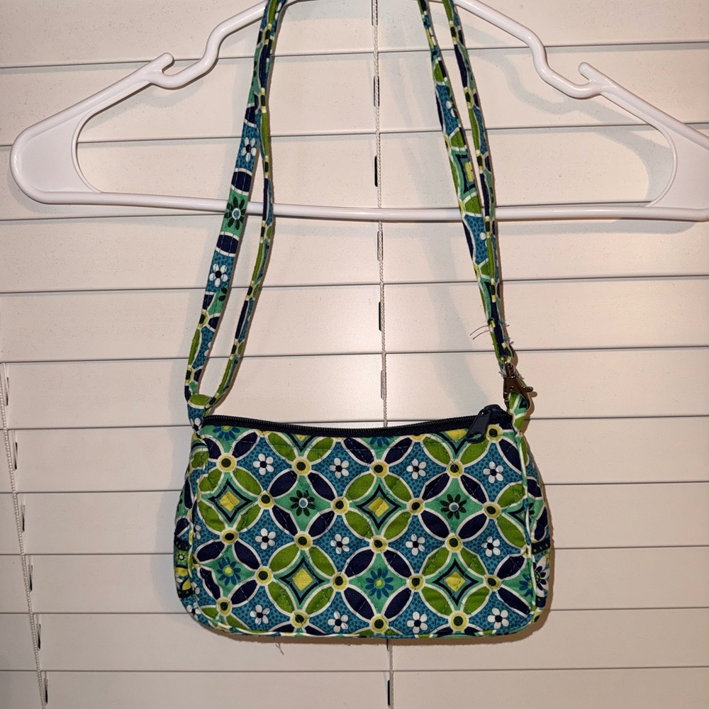 Vera Bradley small crossbody bag in the retired “daisy daisy” pattern